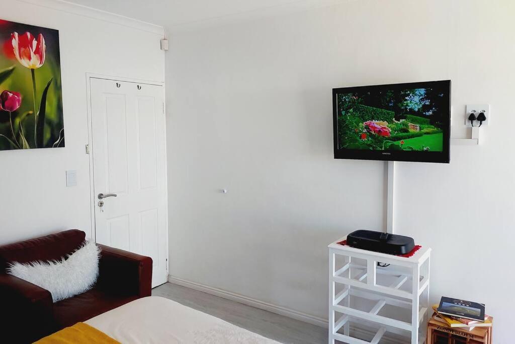 Apartment Cosy Nest - Uncapped Wi-fi & Self Check-in Cape Town